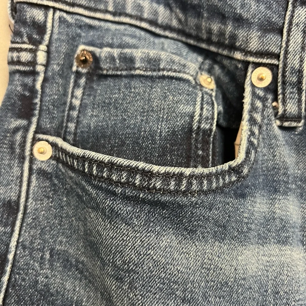 Two pairs of Calvin Klein jeans. Dark and Blue rinse. Straight leg size 32x32. - Picture 7 of 7